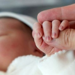 Le développement du toucher chez bébé