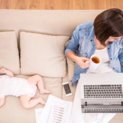 Travailler de chez soi avec son Bébé…. Mission impossible ?