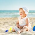 bébé sur la plage